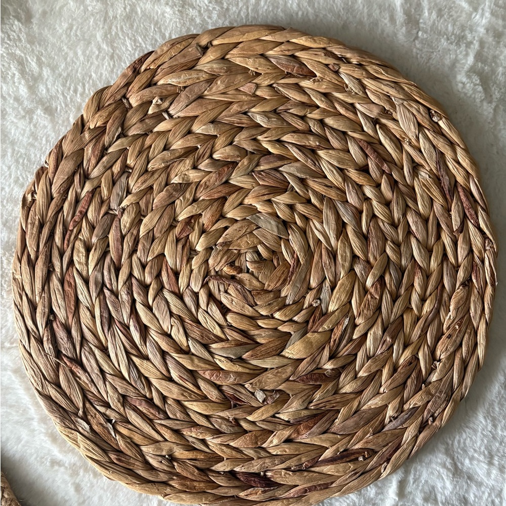 Round Woven Placemat set of 4